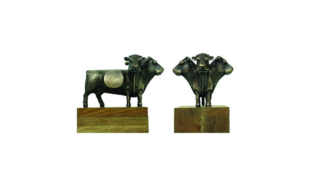 Three-headed Cow in Bronze, Small Version | Joachim Schönfeldt | 2015